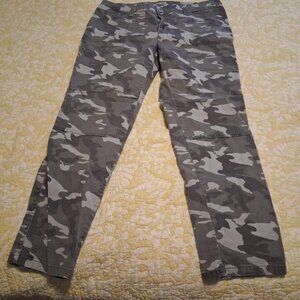 Women's Faded Glory brand, size 16 Camo pants